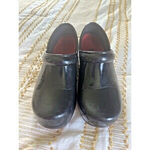 Anywear SR Angel Nursing Slip-Resistant Black Patent Clogs Size 9W/7M
